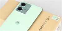 Recenze mobilu Motorola Edge 40 Neo. Parfémovaná kráska se bez kabelu neobejde