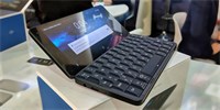 Gemini: PDA s Androidem dostalo českou klávesnici a směřuje do prodeje