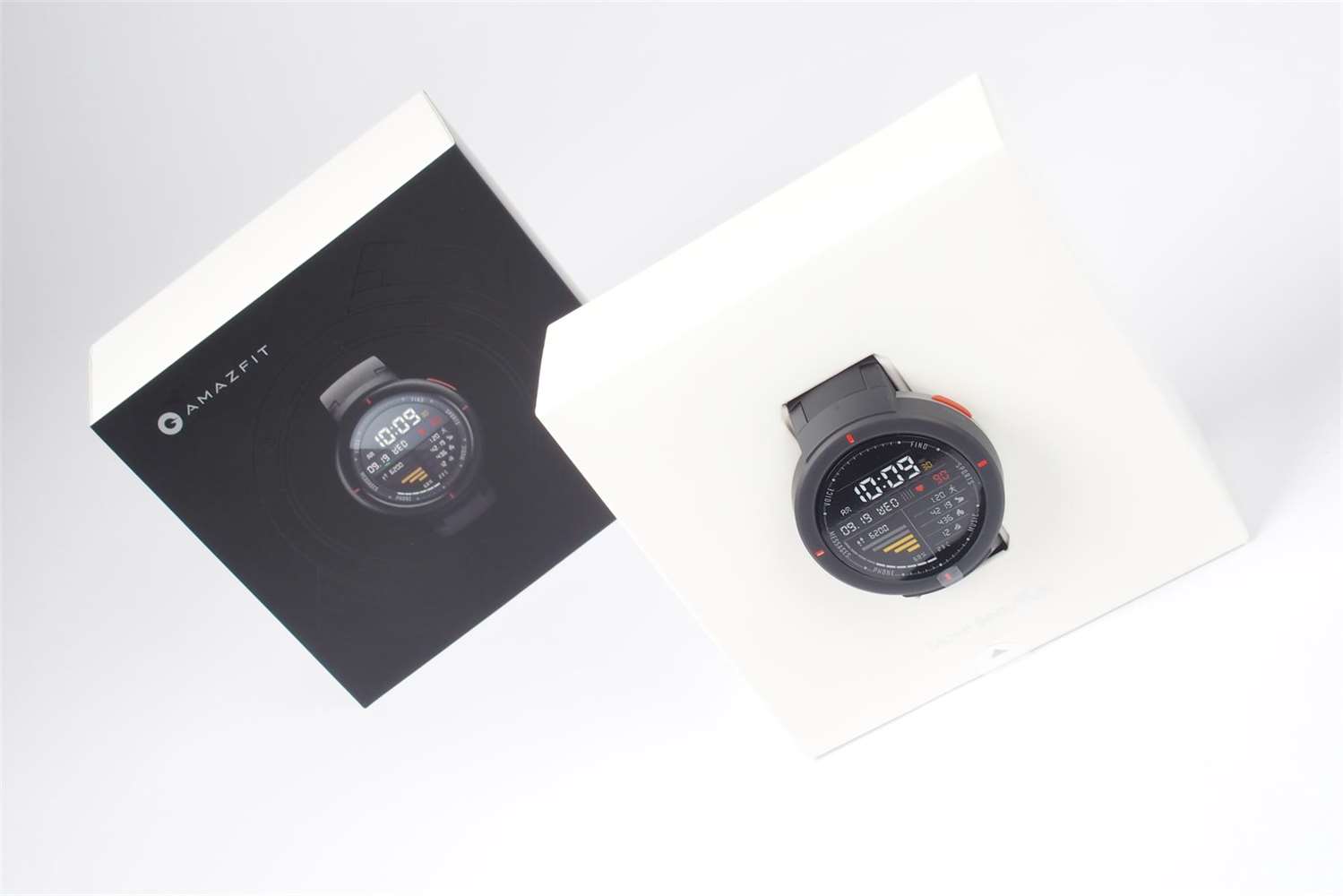 Galerie - Xiaomi začíná prodávat nové chytré hodinky. Amazfit Verge přidávají funkce a snižují cenu – MobilMania.cz